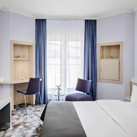 Intercityhotel Hamburg Altona-3