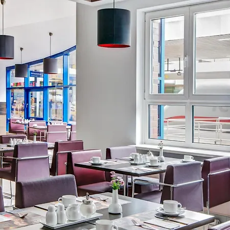 Intercityhotel Hamburg Altona-3